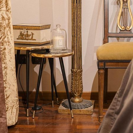 Napule...E Apartments Peschiera del Garda Dış mekan fotoğraf