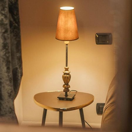 Napule...E Apartments Peschiera del Garda Dış mekan fotoğraf