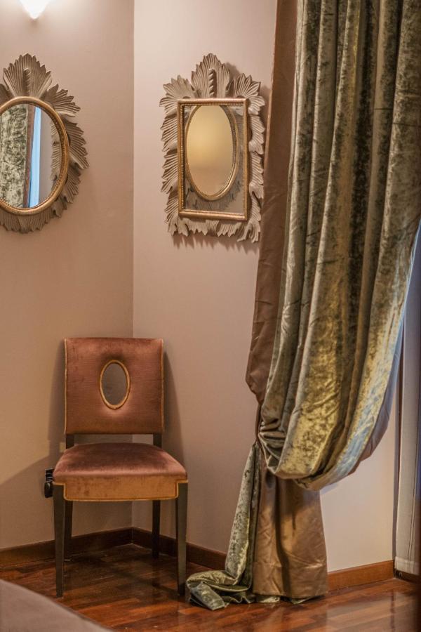 Napule...E Apartments Peschiera del Garda Dış mekan fotoğraf