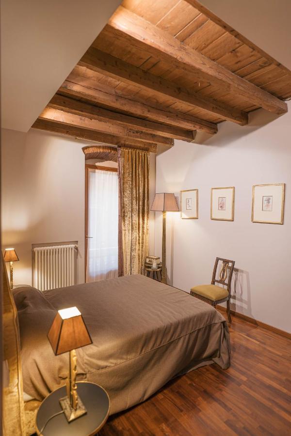 Napule...E Apartments Peschiera del Garda Dış mekan fotoğraf