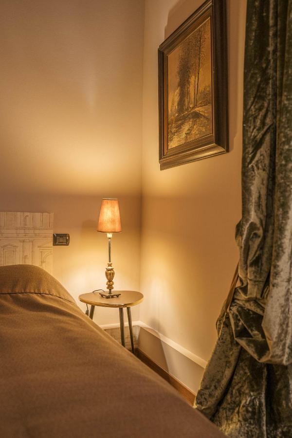 Napule...E Apartments Peschiera del Garda Dış mekan fotoğraf